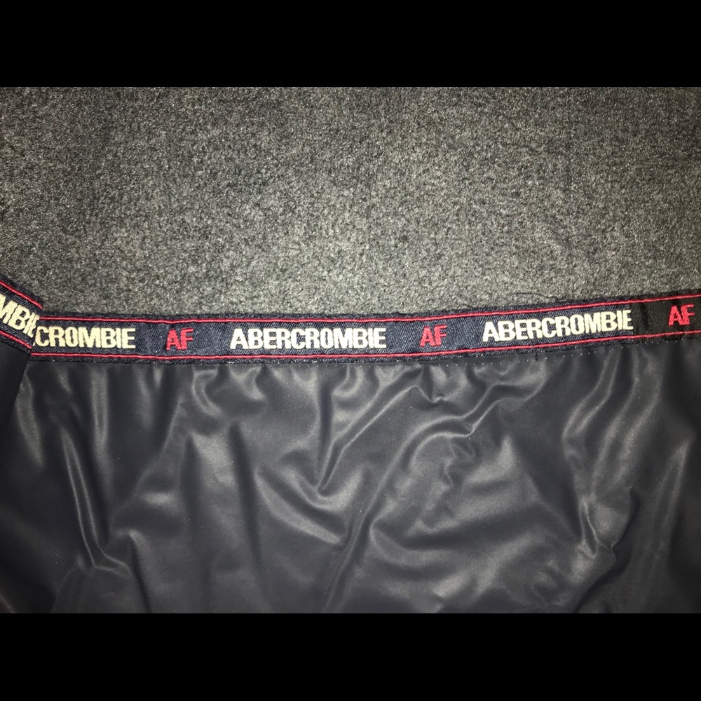 A&F Snowboarding Jacket - Picture 3 of 6